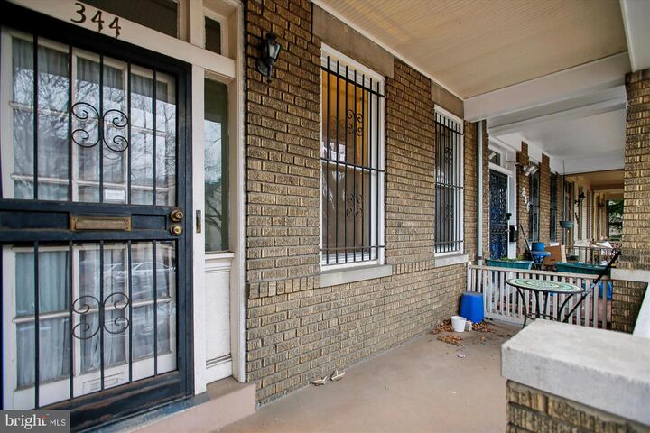 Property Photo:  344 11th Street SE  DC 20003 