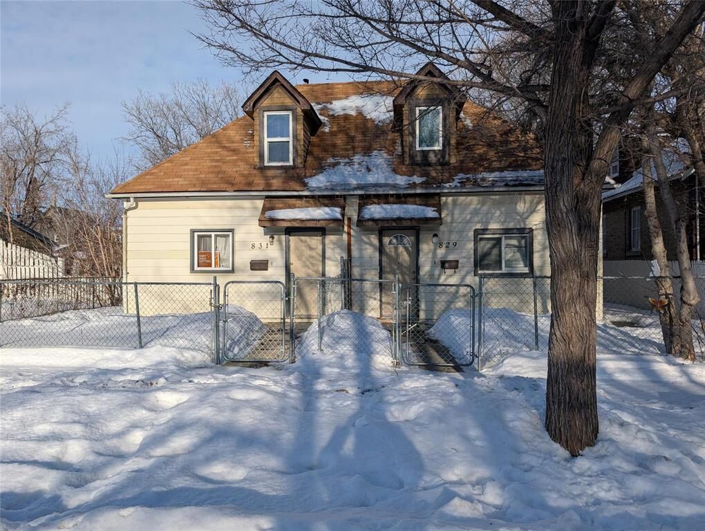 Property Photo:  829 Flora Avenue  MB R2X 0A7 