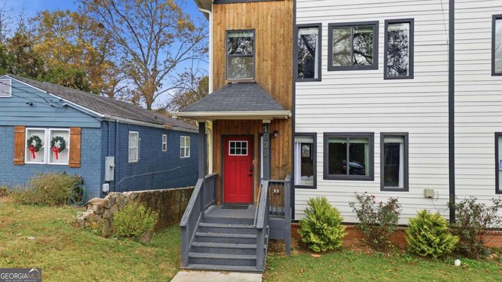 Property Photo: 160 Vanira Avenue SE A GA 30315