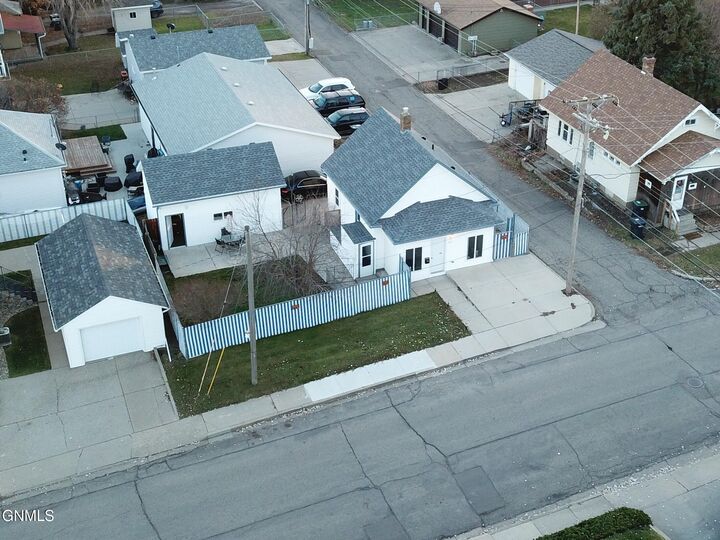 705 6th Street NW  Mandan ND 58554 photo