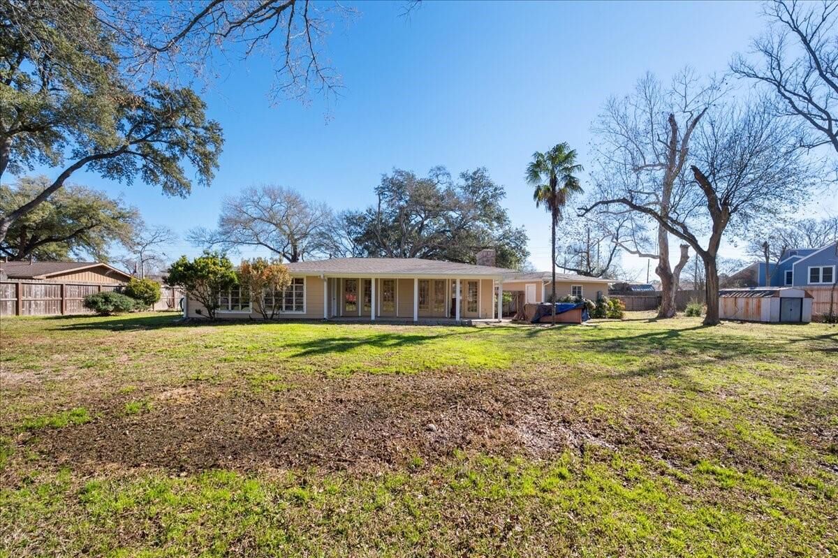 Property Photo:  1905 Avenue D  TX 77493 