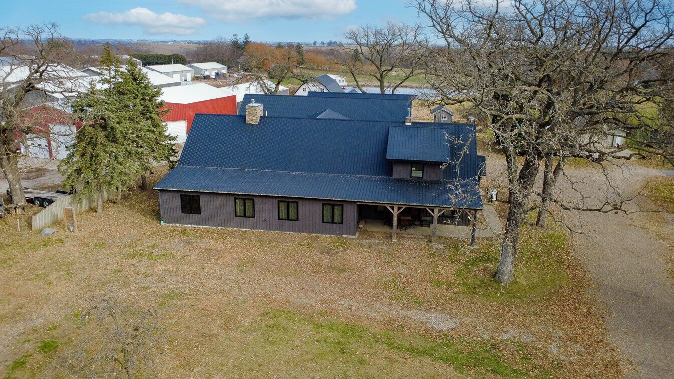 Property Photo: 656 T14 Highway IA 50219