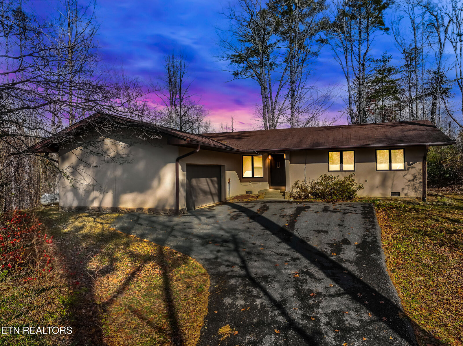 Property Photo: 330 Jackson Rd TN 37738