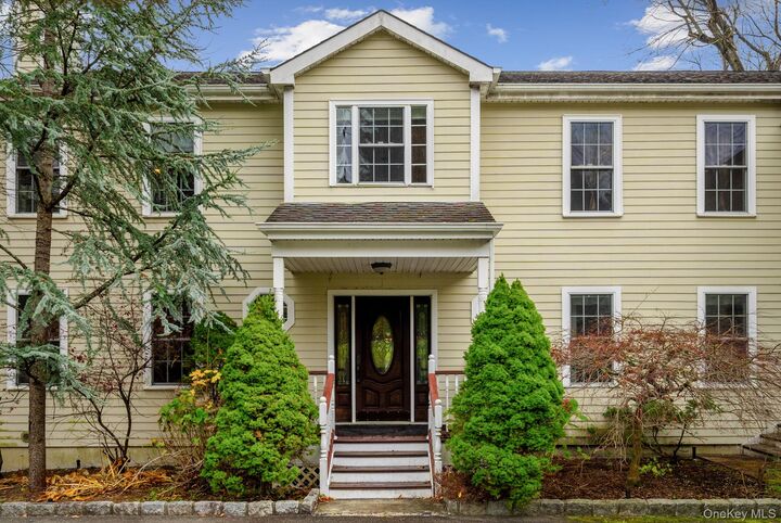 Property Photo:  345 Elm Road  NY 10510 