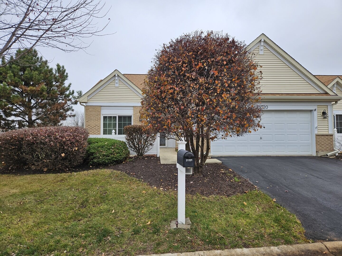 Property Photo:  21320 W Douglas Lane  IL 60544 
