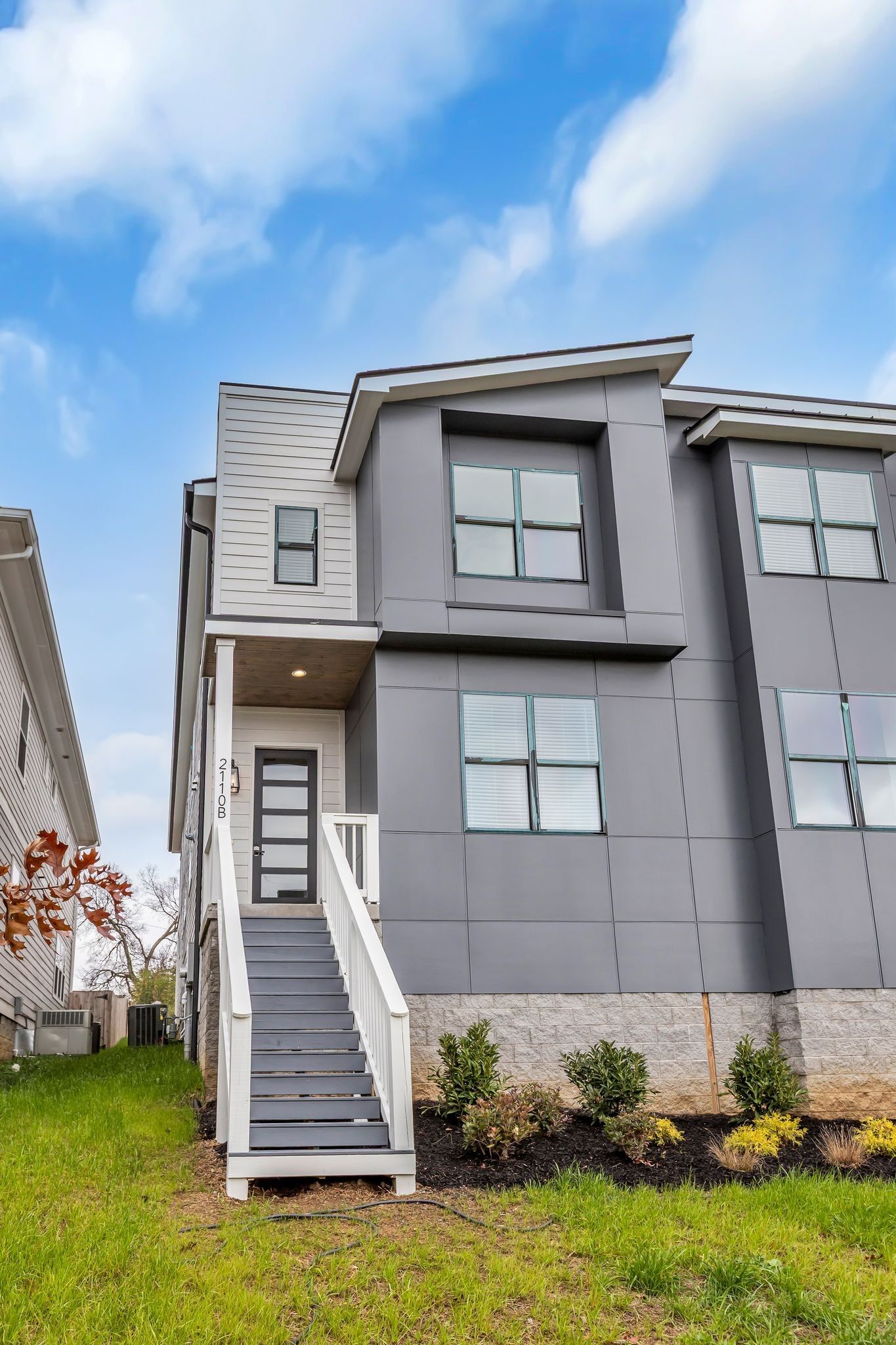 Property Photo:  2110 11th Ave N B  TN 37208 