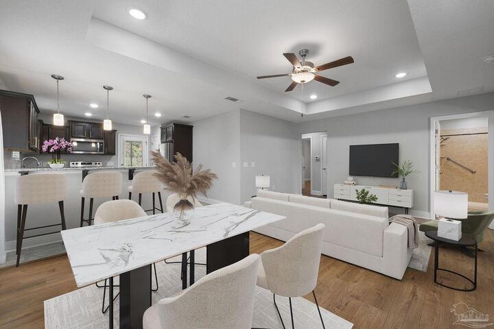 Property Photo: 3912 Throne Ct FL 32563