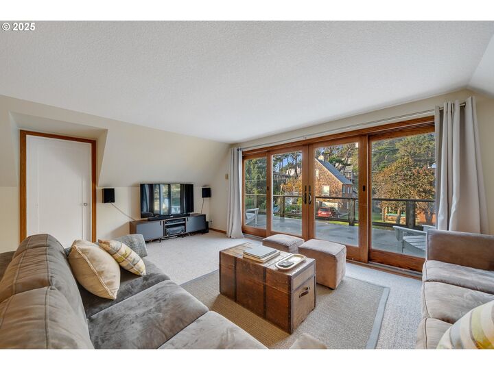 Property Photo:  58 Washington Ave  OR 97130 