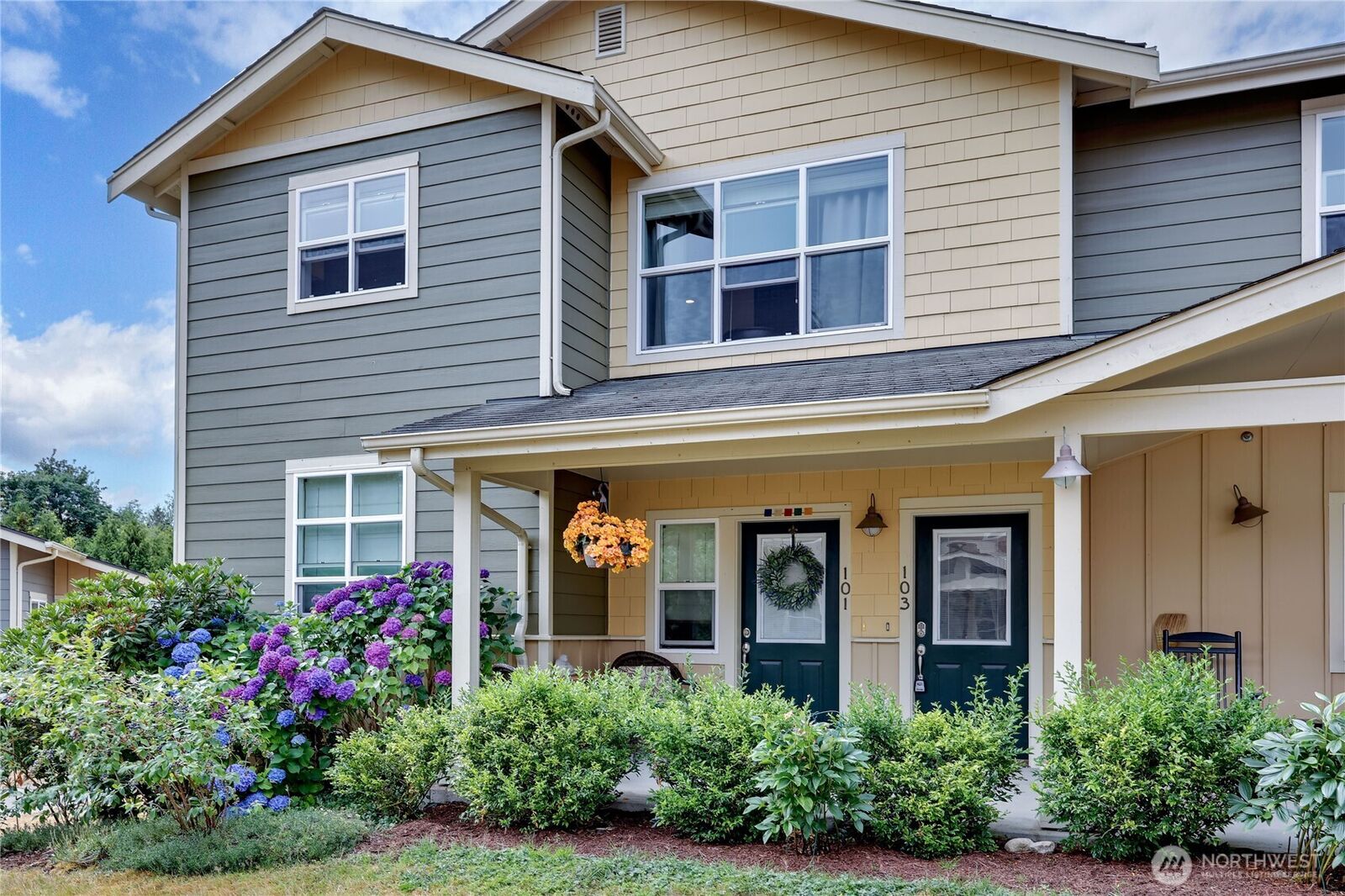 Property Photo:  7701  Beacon Place NE 103  WA 98311 