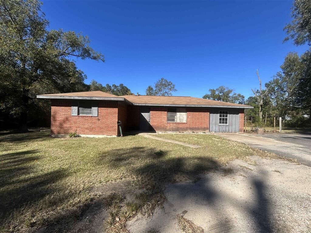 Property Photo: 4424 Hwy 12 LA 70661
