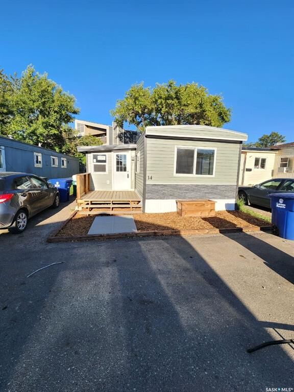 Property Photo:  321 Dunlop Street 14  SK S7N 2P7 
