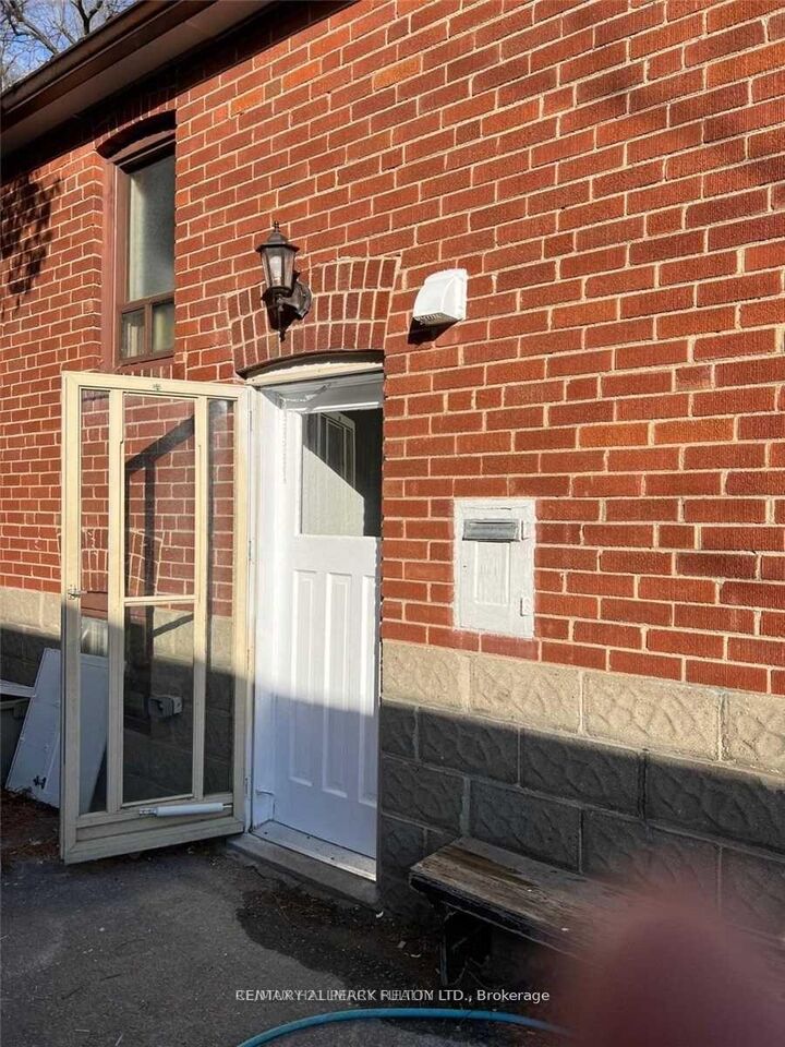 Property Photo:  48 Connaught Avenue Bsmt  ON M2M 1G8 