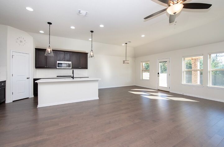 Property Photo: 221 Belford Street TX 78628