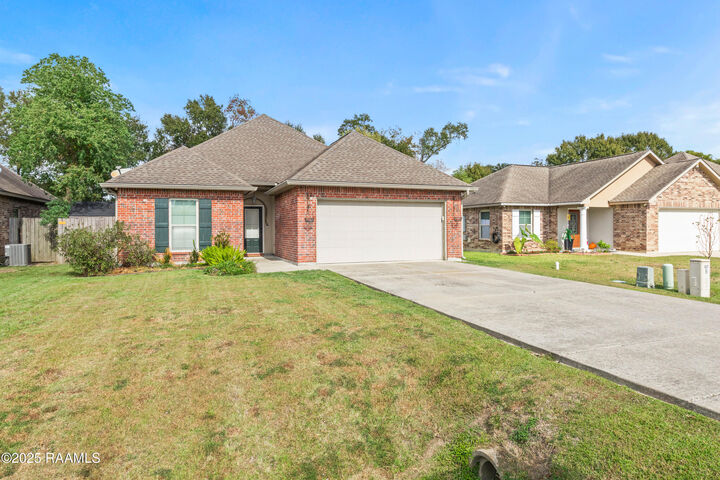 Property Photo: 307 Flanders Ridge Drive LA 70592