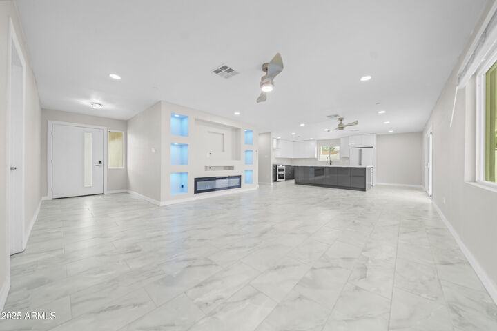 Property Photo: 8202 E Whitton Avenue AZ 85251