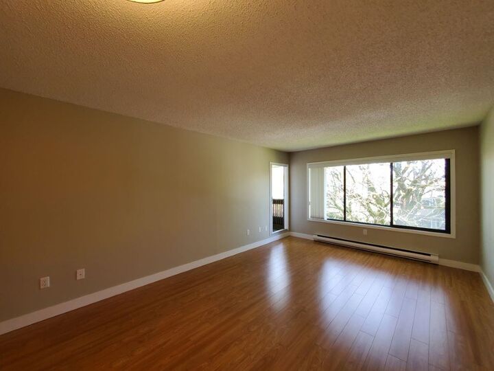 Property Photo:  7411 Minoru Boulevard 2F  BC V6Y 1Z3 