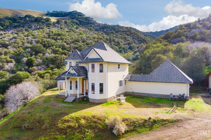 Property Photo:  6641 Digier Road  CA 93243 