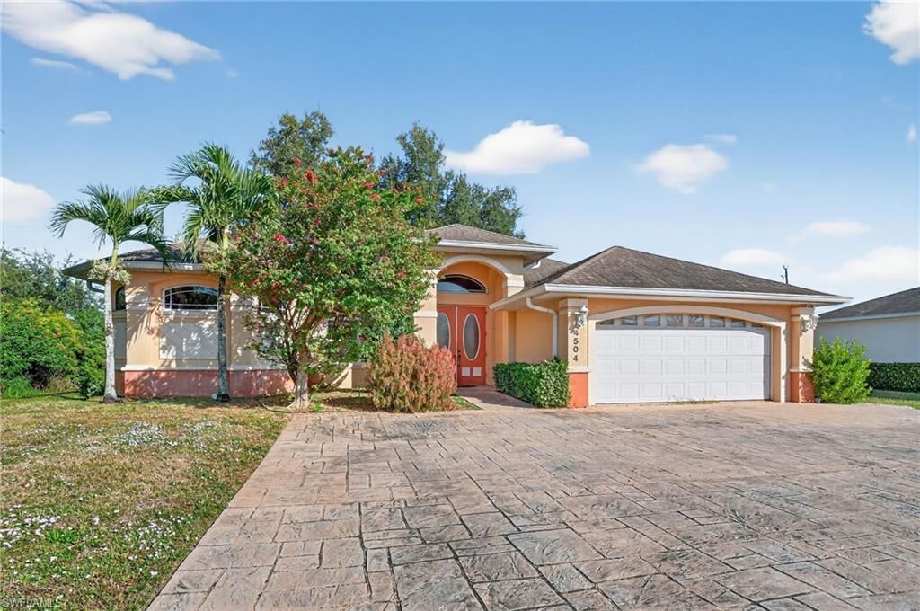 Property Photo: 4504 Lee Blvd FL 33971