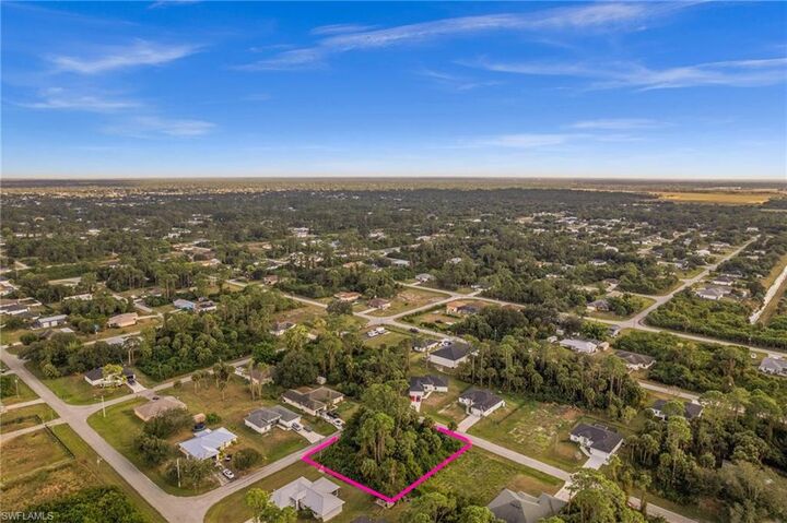 Property Photo:  3738 Kenyon St  FL 33905 