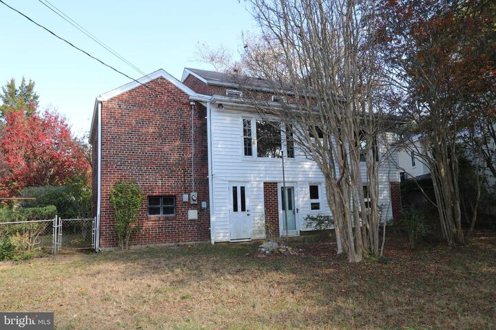 Property Photo: 3200 N Columbus Street VA 22207