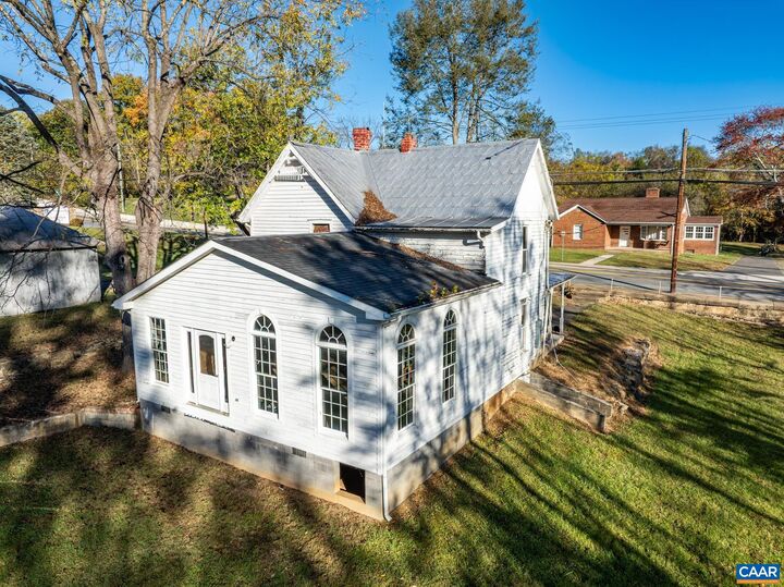 Property Photo: 276 Main St VA 22973