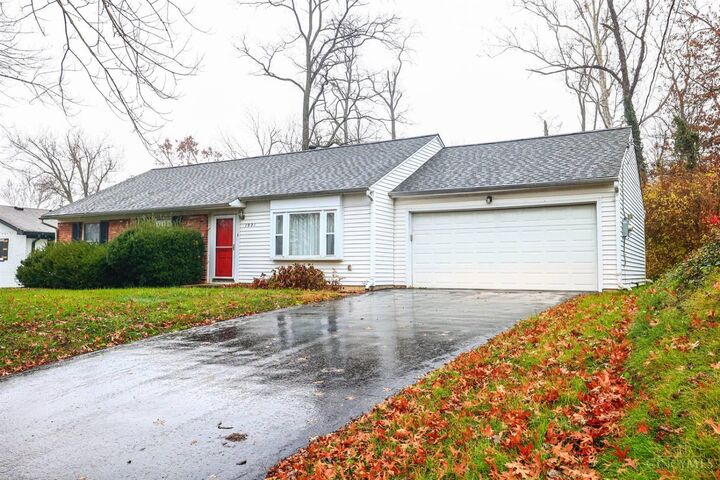 Property Photo:  1021 Newcastle Drive  OH 45231 