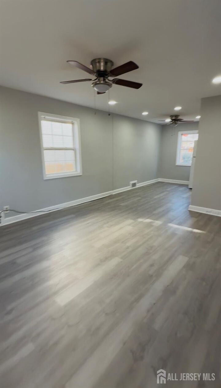 42 Macarthur Drive  Edison NJ 08837 photo