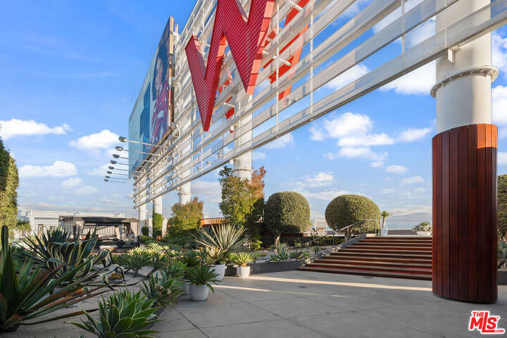 Property Photo: 6250 Hollywood Blvd CA 90028