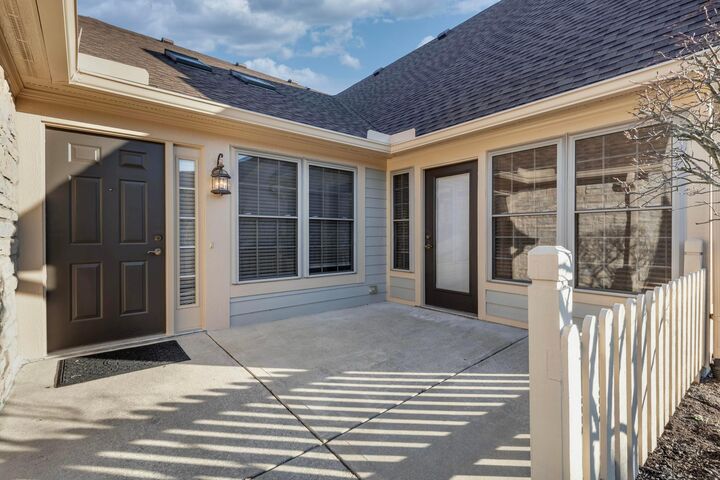 Property Photo: 1286 Stonehill Lane OH 43130