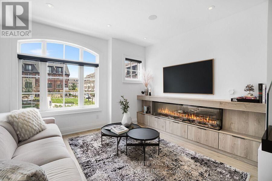 Property Photo:  10 Lunar Crescent 24  ON L5M 2P6 