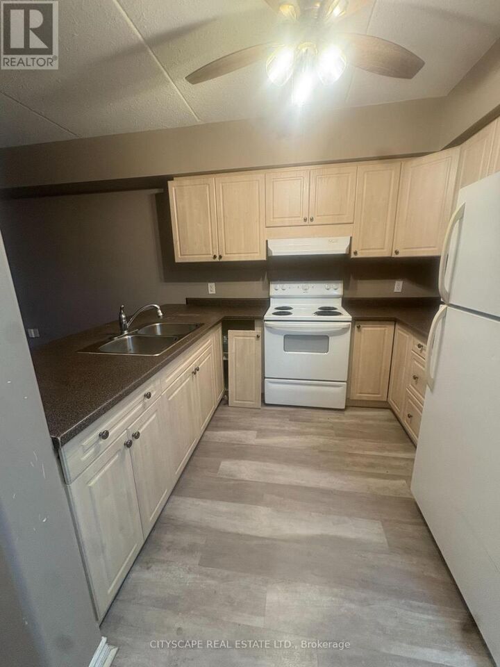 Property Photo:  24 Harris Avenue 106  ON N3R 2E9 