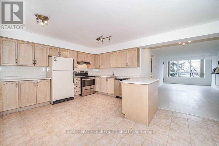 Property Photo: 850 Steeles Avenue West 302 ON L4J 8E7