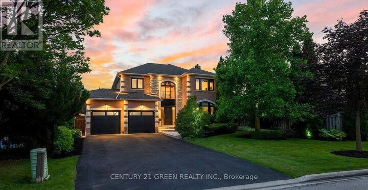 Property Photo:  6311 Mulberry Crescent  ON L5V 1B7 