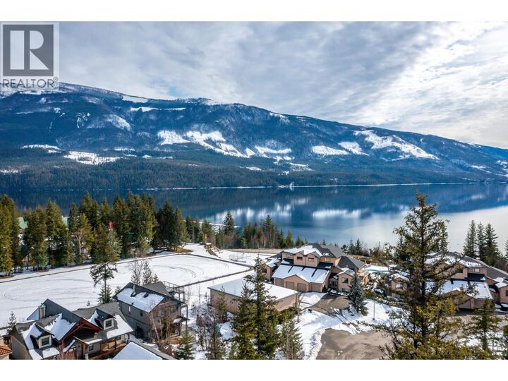 Property Photo: 3473 Lakeview Place 202 BC V0E 1V5