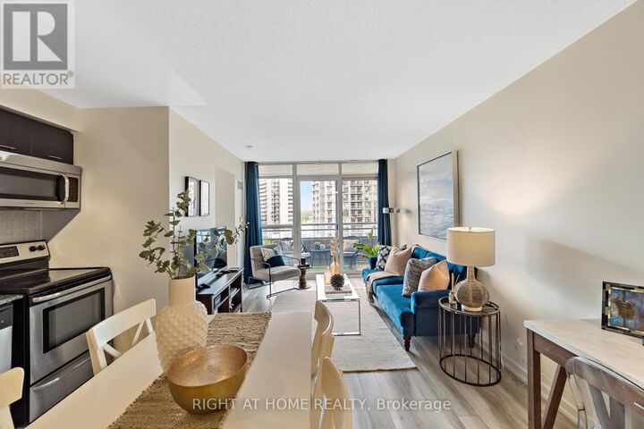 Property Photo:  38 Joe Shuster Way 1322  ON M6K 0A5 