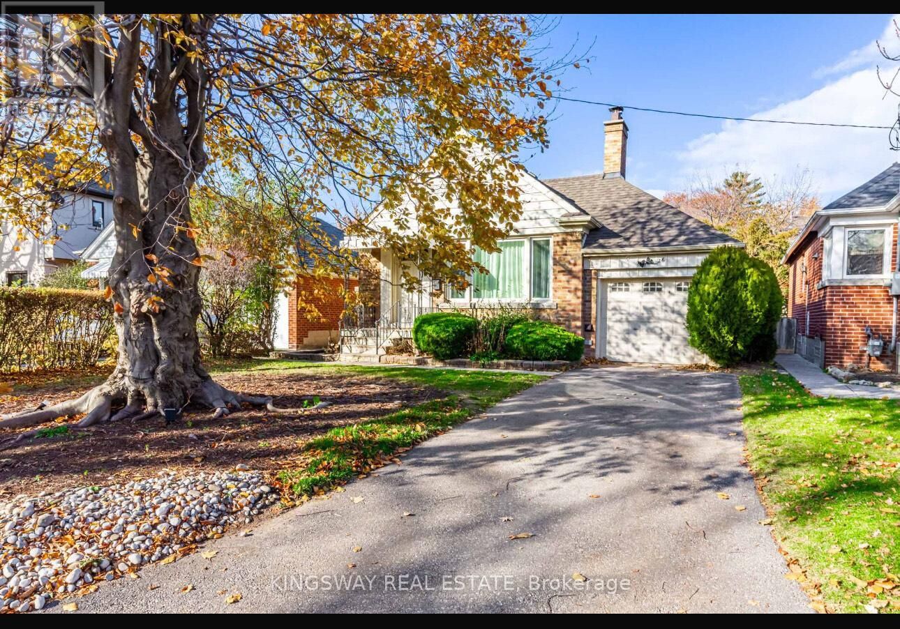 Property Photo:  26 Reid Manor  ON M8Y 2H7 