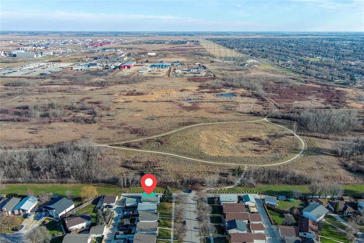 Property Photo: 244 Devonshire Drive MB R2C 4L7