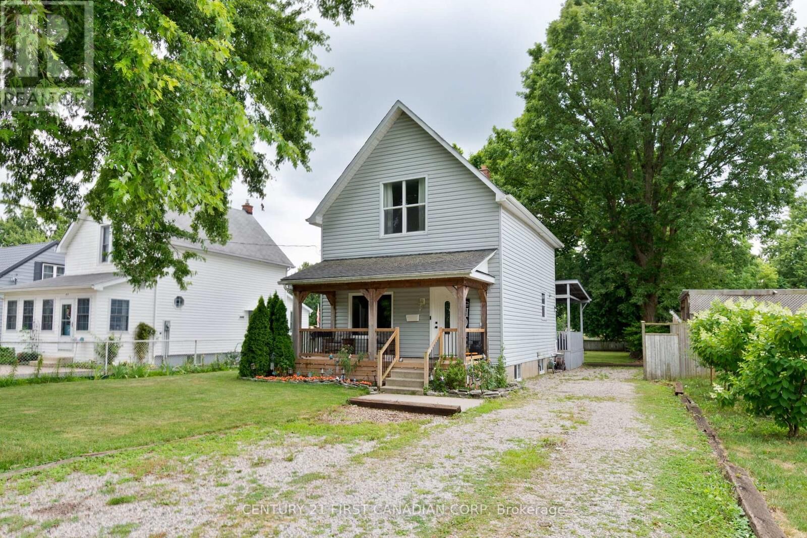 Property Photo: 41 South Edgeware Road ON N5P 2H5