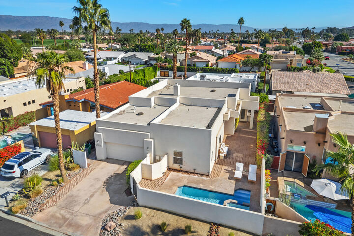 Property Photo: 51220 Avenida Carranza CA 92253