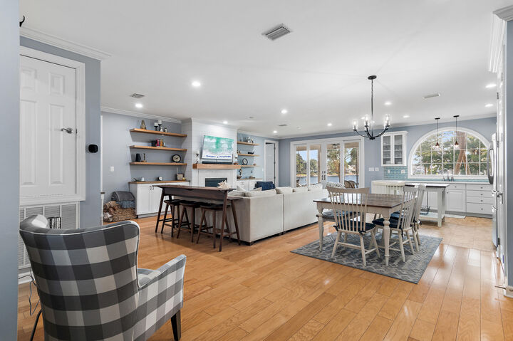 Property Photo: 2071 Crystal Lake Drive FL 32550