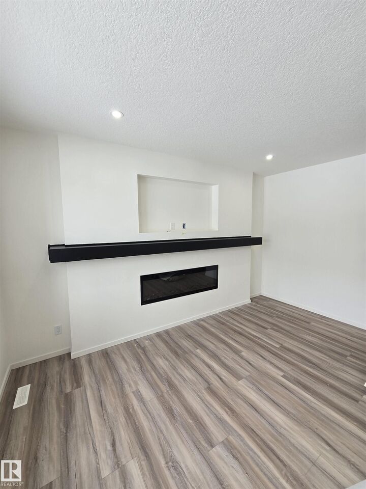Property Photo: 7706 174A Avenue NW AB T5Z 0W5