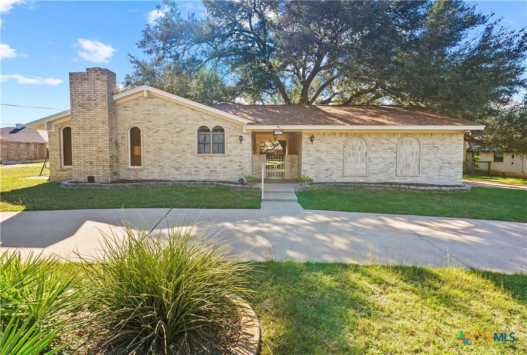 Property Photo:  905 Mill Creek Drive  TX 76571 