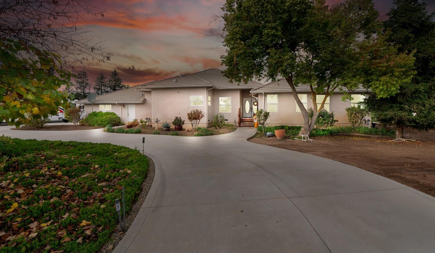 Property Photo: 37143 Avenue 16 CA 93636
