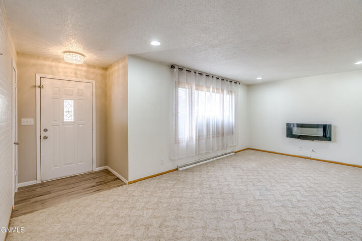 Property Photo:  1218 22nd Street  ND 58501 