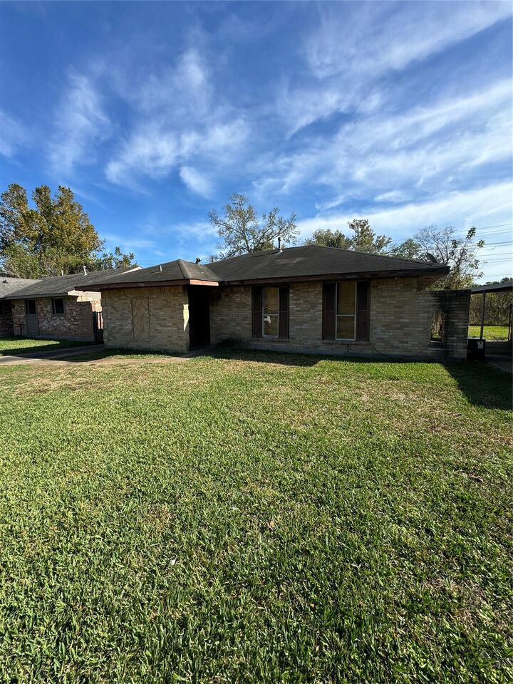 Property Photo: 11018 Dalebrook Drive TX 77016