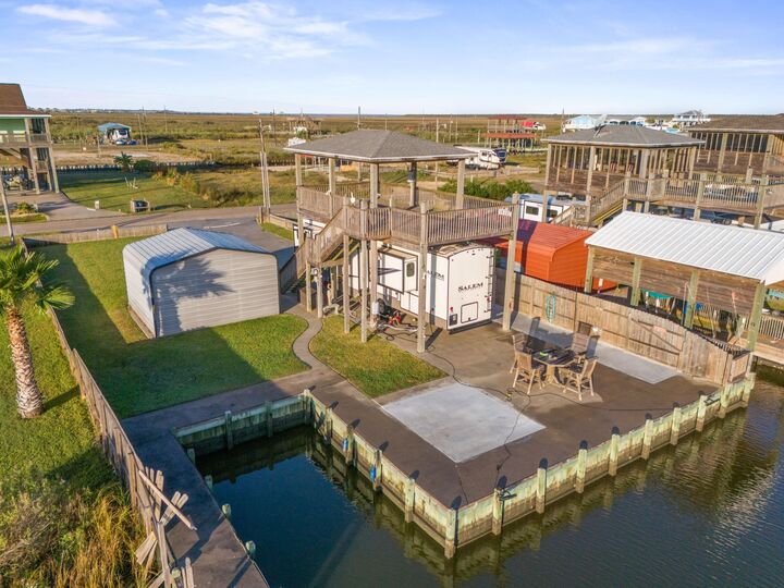 Property Photo: 1112 Mabry Street TX 77617