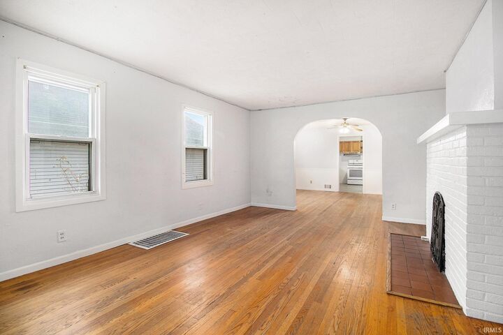 Property Photo:  127 E Oakside Street  IN 46614-1105 