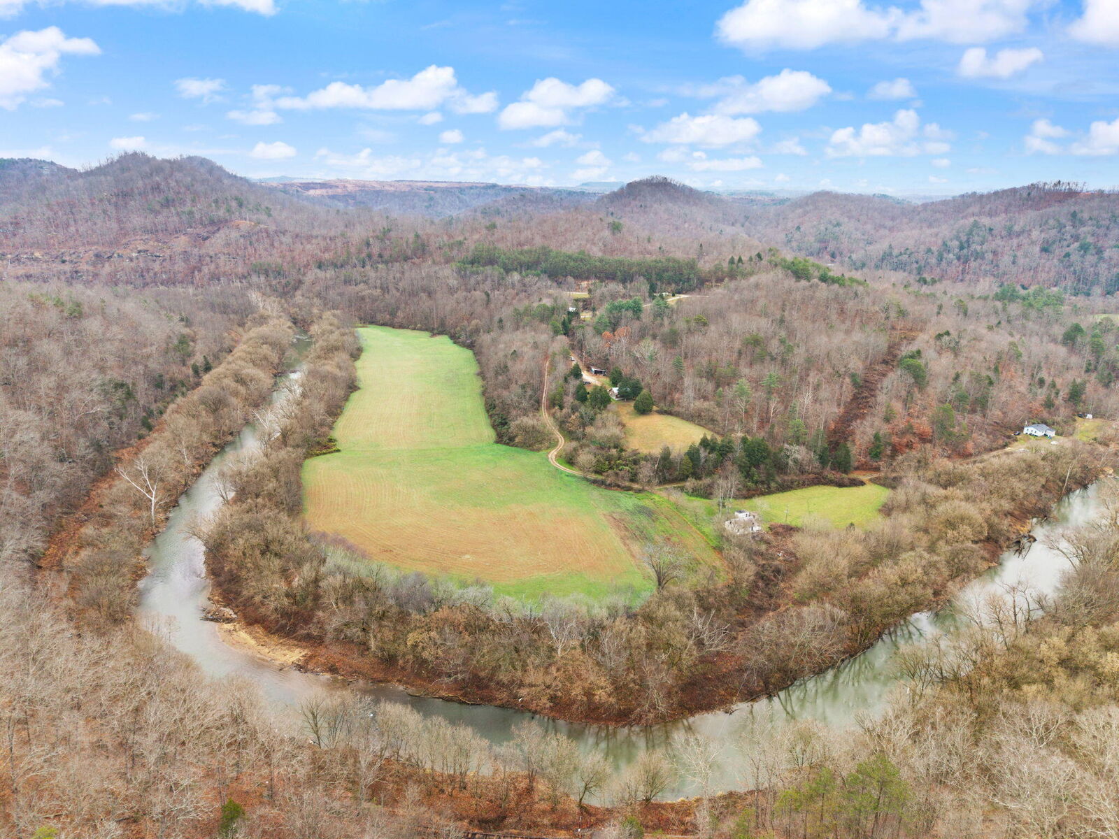 Property Photo:  535 Ashana Road  KY 41339 