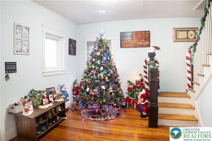 Property Photo:  1451 Stanley Avenue  PA 18103 