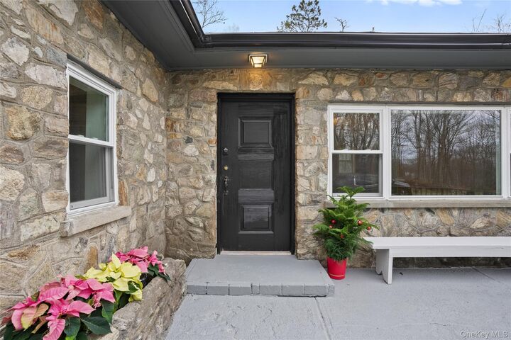 Property Photo:  517 E Mountain Road N 515-517  NY 10516 